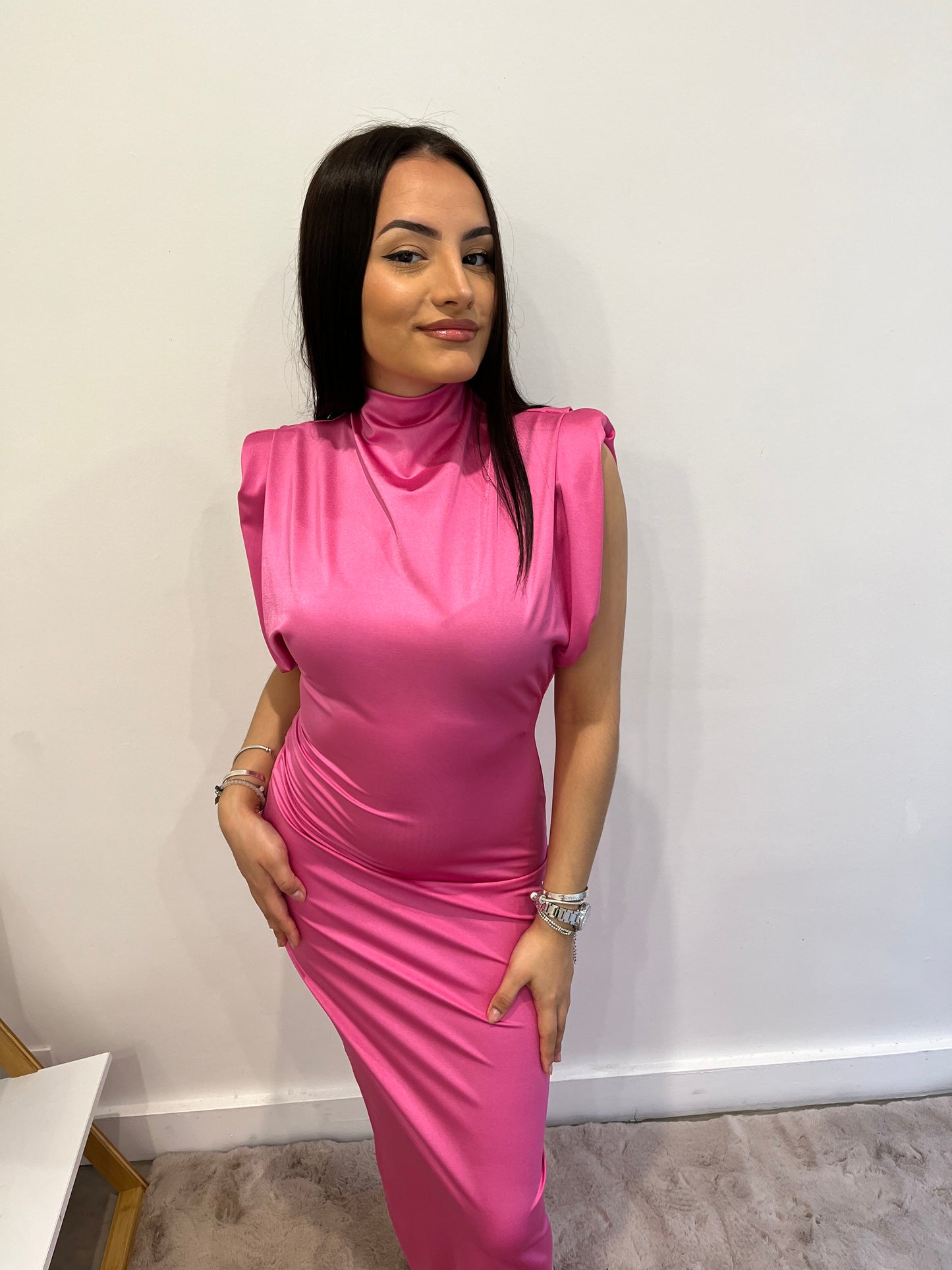 Robe satinée rose